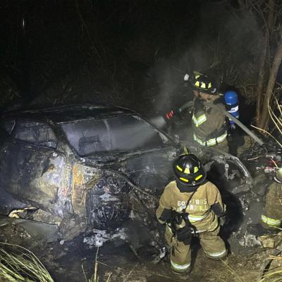 Bomberos en el accidente de la Circunvalar de la Prosperidad.