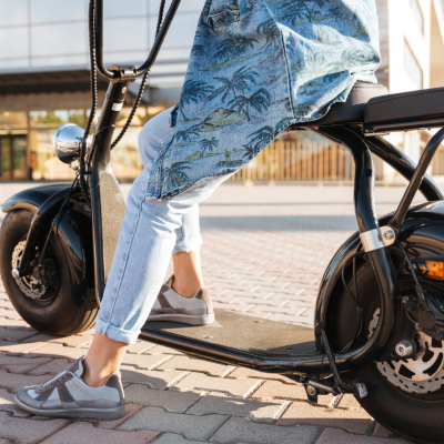 Estos documentos serán obligatorios si tiene moto eléctrica y las multas si no cumple