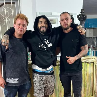 Anuel AA junto a los sobrinos de Pablo Escobar