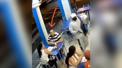 Momento en el que el hombre se percata de la situación. 