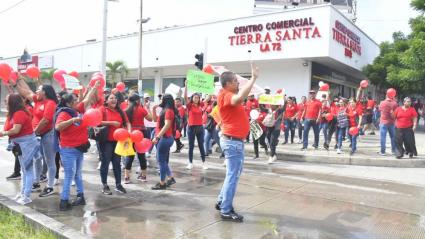 La protesta se desarrolla en la mañana de este jueves como consecuencia de la investigación contra la tienda