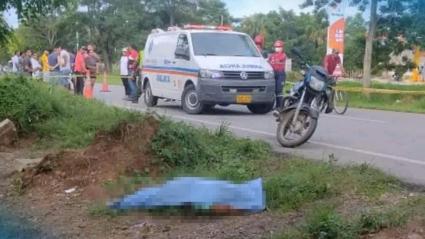 Cadáver de la víctima en el lugar de los hechos. 