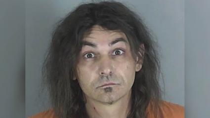 El sujeto fue acusado de crueldad animal y deberá pagar por su crimen. 