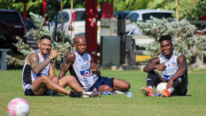 Edwin Velasco será uno de los cuatro del fondo.