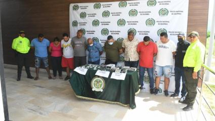 Capturado con agentes. 