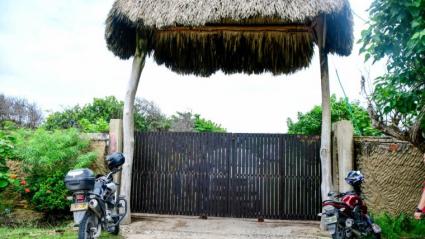 Entrada de la finca en la que se presentó la balacera