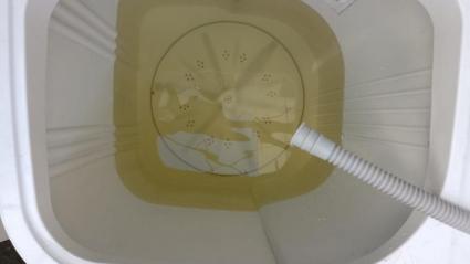 Aspecto de la decoloración del agua que se presenta desde hace varias semanas en Barranquilla y varios municipios del Atlántico