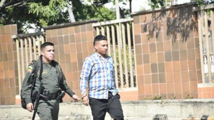 "Se hicieron pasar por clientes y luego hasta golpearon a nuestros trabajadores", aseguró la compañía en un comunicado.