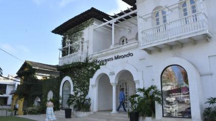  Sede de diseñadora Francesca Miranda. 