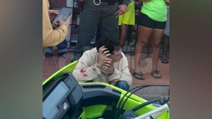 El detenido recibió impactos con objetos contundentes de una comunidad enardecida. 