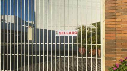 Aspecto del cierre del motel>