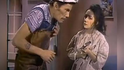 Escena en la que se observa a Don Ramón trabajando en una zapatería