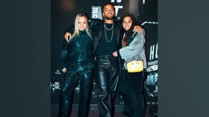 Maluma junto a su hermana Manuela Londoño y su madre Marlli Arias 