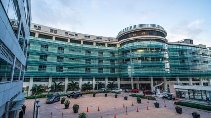 Víctima permanece en la clínica Portoazul Auna.