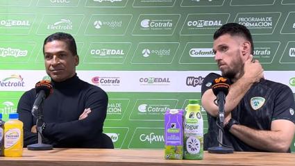 Alexis Mendoza en la rueda de prensa del partido contra Junior