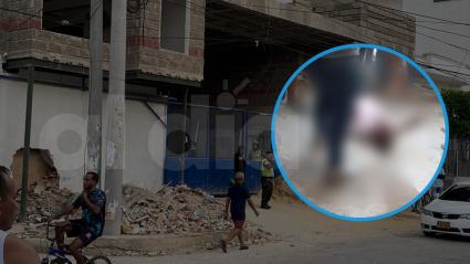 Escena en la que tuvo lugar el hecho y el cuerpo sin vida de la víctima. Foto censurada para no herir susceptibilidades