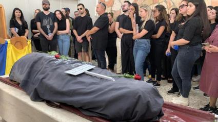 Exequias fúnebres con los restos mortales de la joven