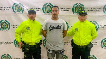 El sujeto tras ser capturado por las autoridades