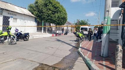 El caso ocurrió en el barrio Las Nieves, de Barranquilla. La víctima murió en el lugar de los hechos.