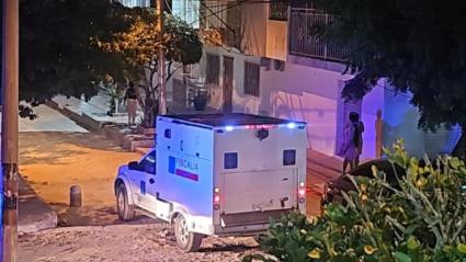 Lugar al que arribaron unidades de la Fiscalía para el levantamiento de los cadáveres