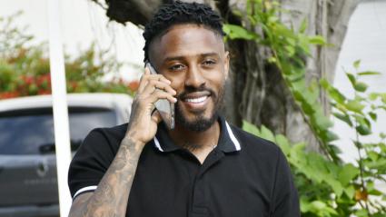 Omar Albornoz a su llegada a realizarse los exámenes médicos con Junior el pasado miércoles.