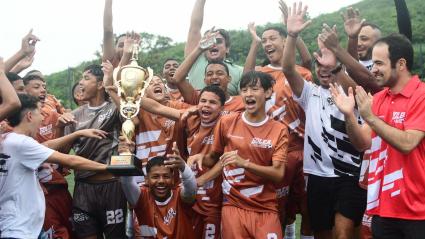 Deportistas atlanticenses celebrando un título.