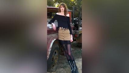 Joven que tiene las piernas más largas del mundo.