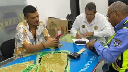 Conductor multado en Cartagena.