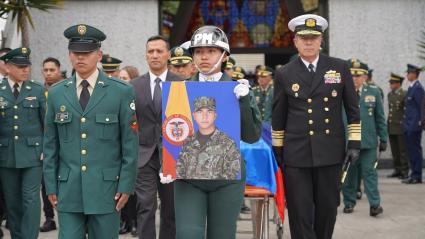 Ejército despidiendo a Jean Bolaño, soldado asesinado.