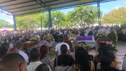 Homenaje a fallecidos en Dibulla.