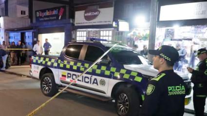Policía en Bogotá tras atentado contra Miguel Uribe.