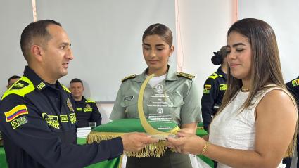 Uniformados en evento de conmemoración de la Policía de Bolívar.