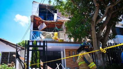 Casa desplomada en el barrio Olaya 