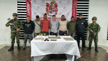 Los capturados fueron puestos a disposición de las autoridades competentes.