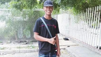  Jainer Junior Fernández Julio, de 21 años de edad.