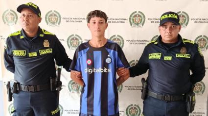 Juan Alfaro Martínez, de 22 años, capturado por agredir a su pareja sentimental con un cuchillo en Sabanalarga.