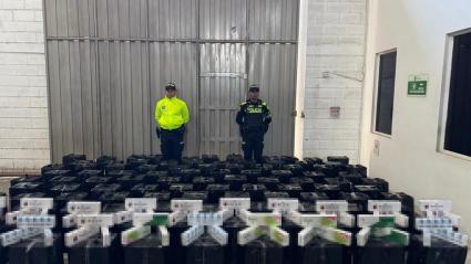 Mercancía ilegal incautada.