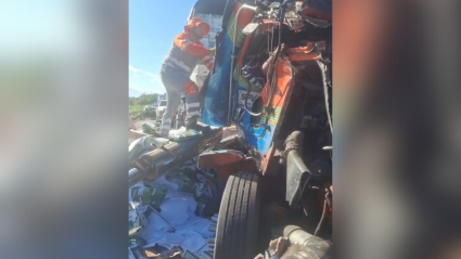 Así fue como quedaron los dos vehículos implicados en el siniestro vial.