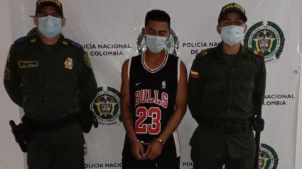Fotografía de alias Dilan cuándo había sido capturado en 2021 por porte ilegal de arma de fuego en Sabanagrande.