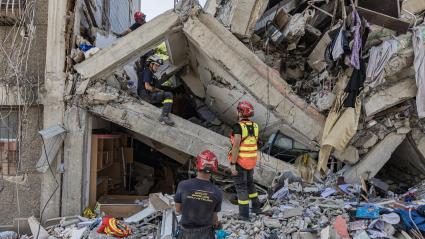 Rescatistas en medio de la tragedia por doble terremoto 
