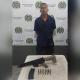 Capturado con arma incautada. 