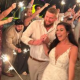  Aric Hutchinson y Samantha Miller durante su boda