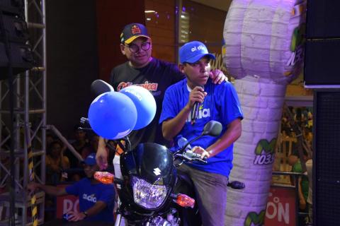 José Guillermo, ganador de la moto de Al Día