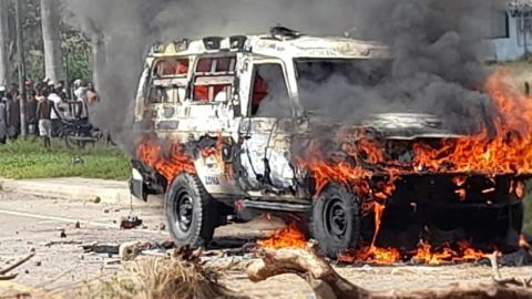 ambulancia incendiada