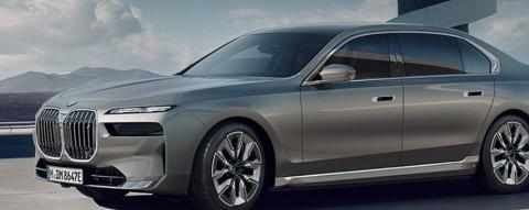 BMW i7.